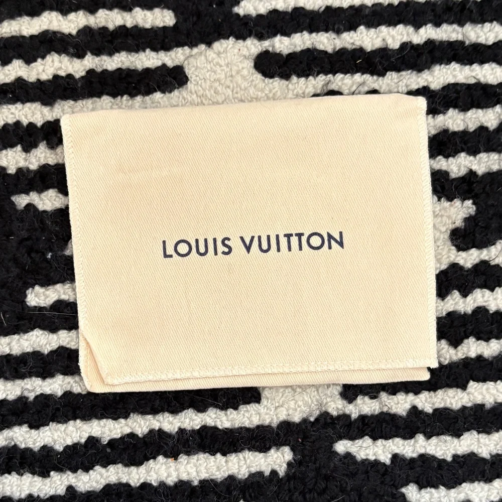 Louis Vuitton Wallet Cream Dust Bag